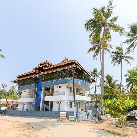 Oyo 11891 Amare Beach Resorts Alappuzha Bagian luar foto