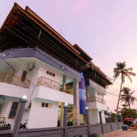 Oyo 11891 Amare Beach Resorts Alappuzha Bagian luar foto
