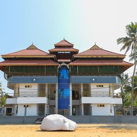 Oyo 11891 Amare Beach Resorts Alappuzha Bagian luar foto
