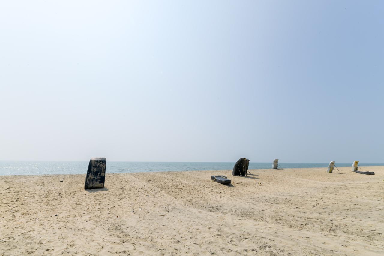 Oyo 11891 Amare Beach Resorts Alappuzha Bagian luar foto