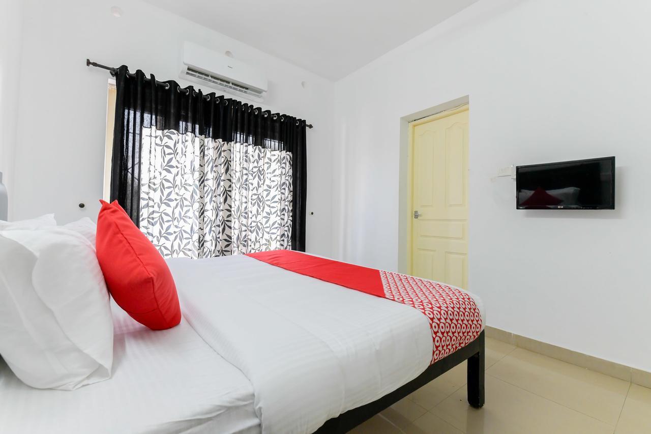 Oyo 11891 Amare Beach Resorts Alappuzha Bagian luar foto